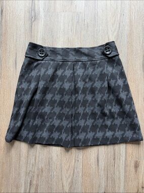 Express Black and Gray Houndstooth Skirt